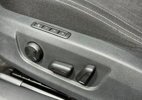 Skoda Superb cena 119000 przebieg: 108000, rok produkcji 2021 z Trzciel małe 326